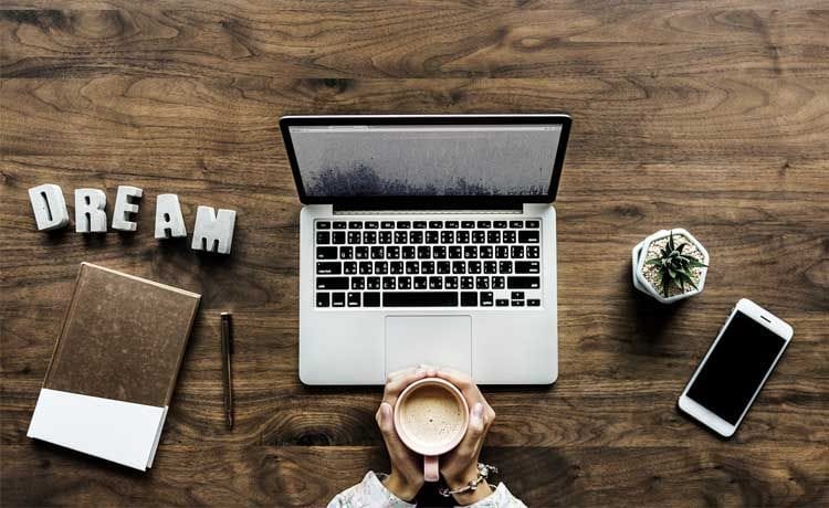 Cómo hacer una página en internet y ganar dinero