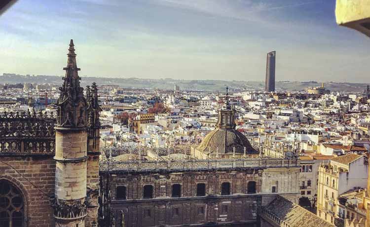 Estudiar y trabajar en España sin papeles