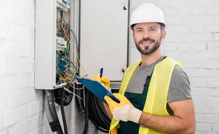 Trabajo electricista, fontanero, frigorista en Alemania